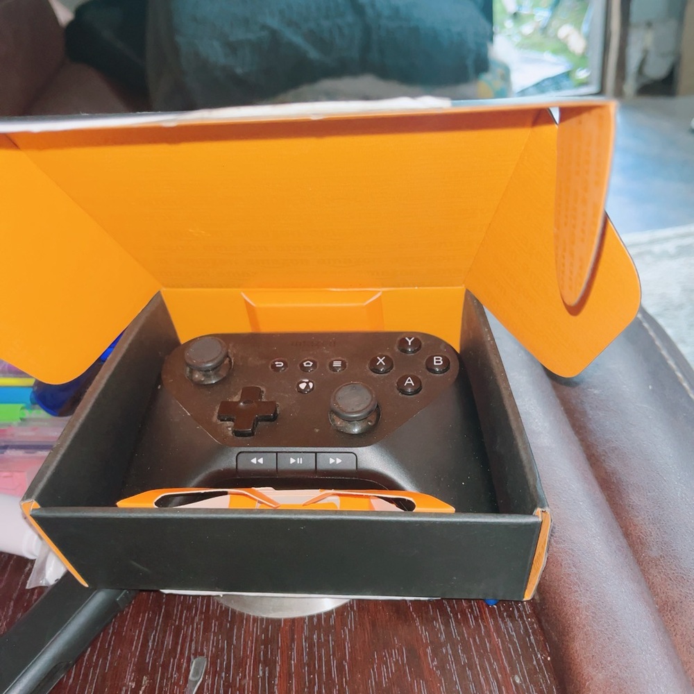 Amazon Fire Gaming Controller - Picture 3 of 9